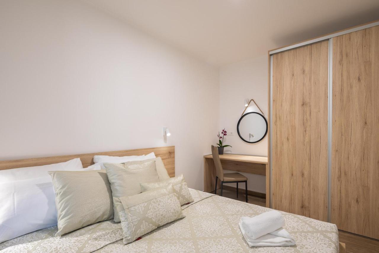 Direct Beach Apartments Jesenice  Eksteriør billede
