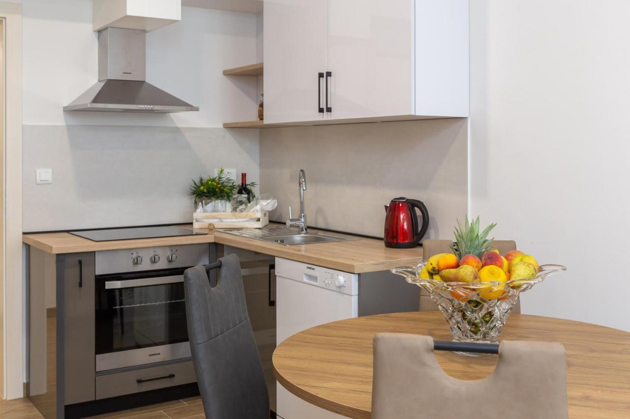 Direct Beach Apartments Jesenice  Eksteriør billede