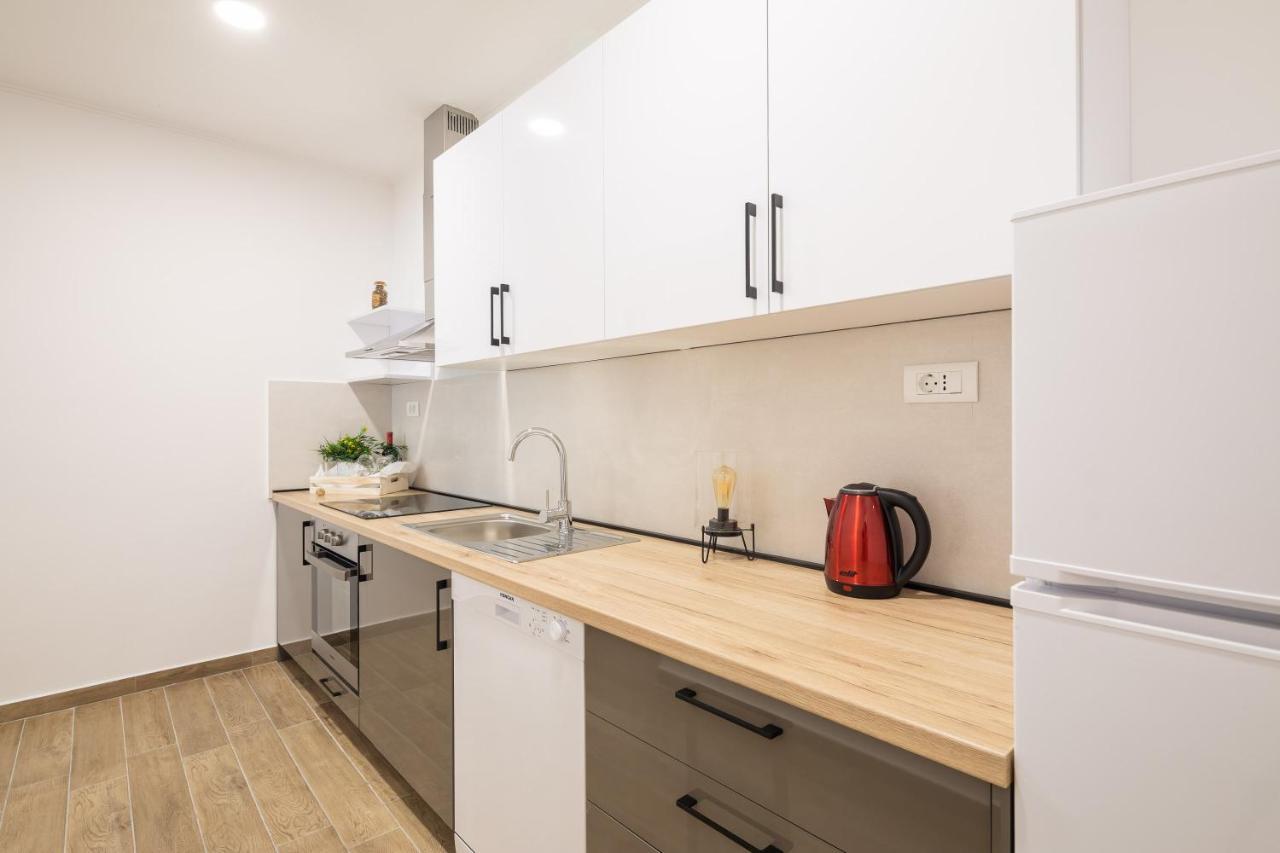 Direct Beach Apartments Jesenice  Eksteriør billede