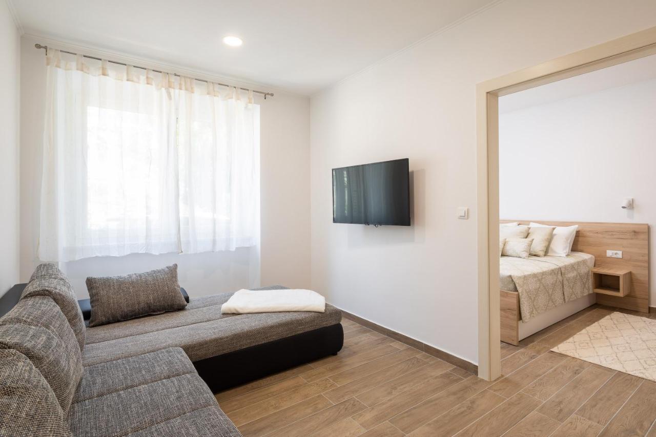 Direct Beach Apartments Jesenice  Eksteriør billede