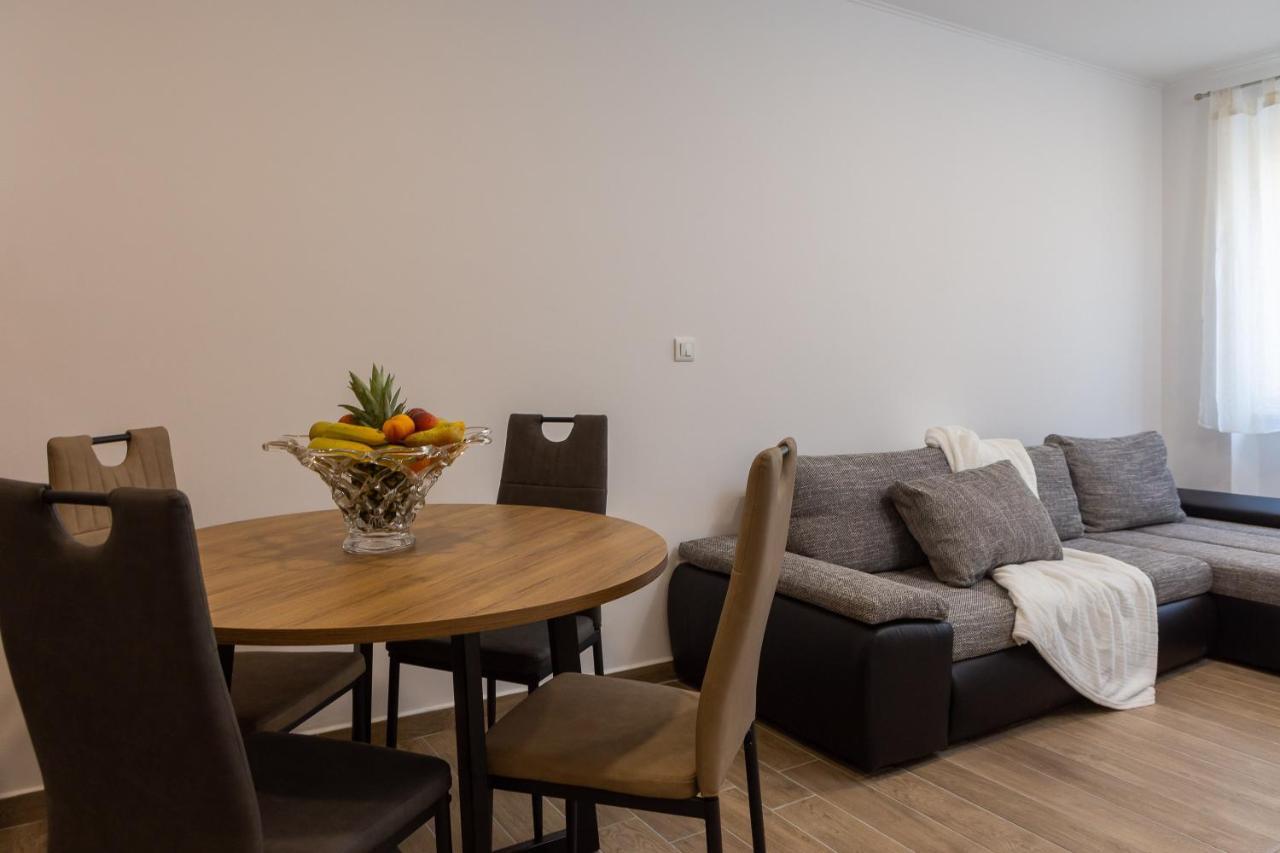Direct Beach Apartments Jesenice  Eksteriør billede